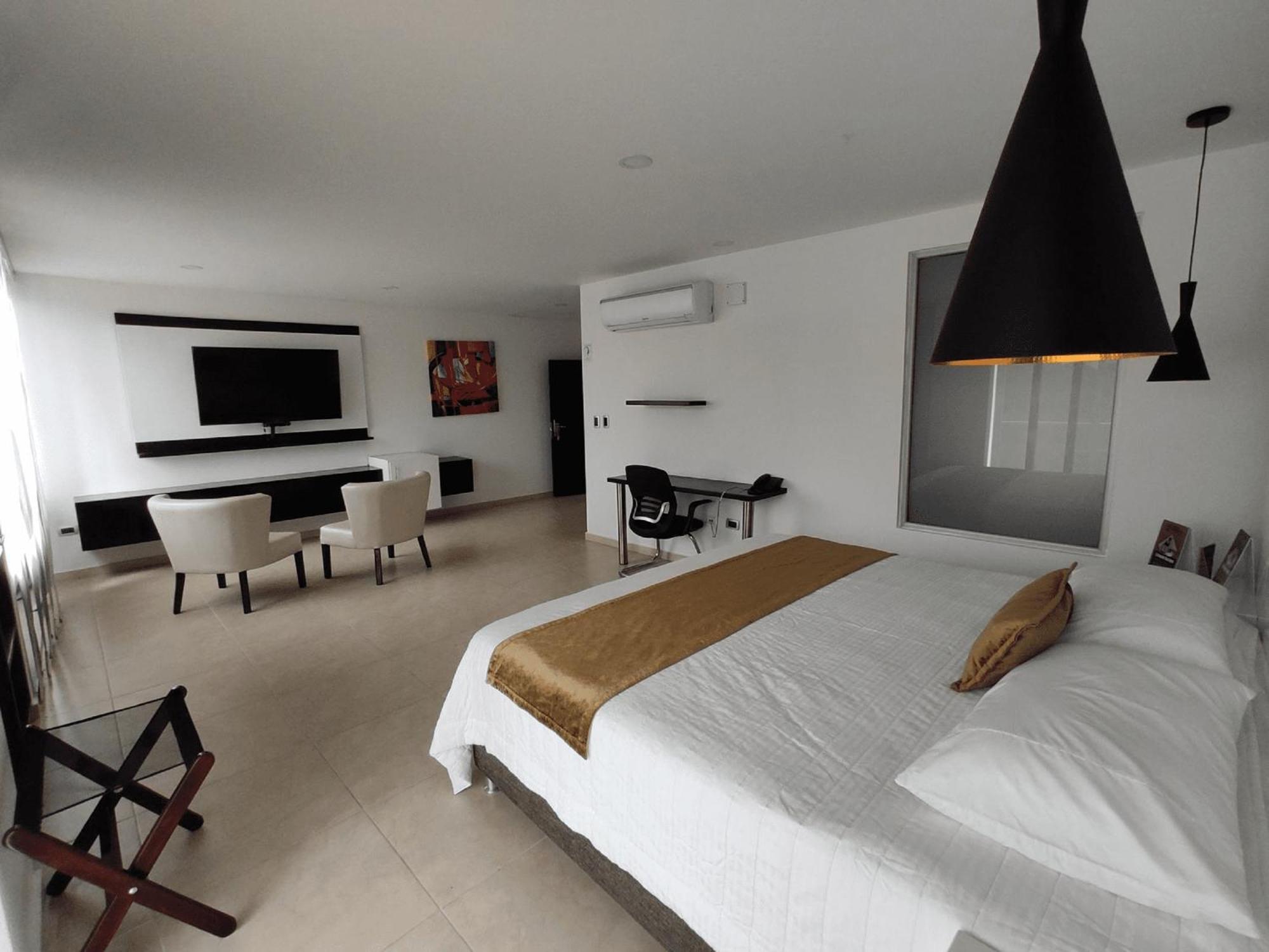 Hotel Andinos Plaza Florencia Экстерьер фото